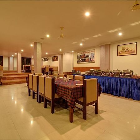 Hotel Savera Palace Mount Abu Esterno foto