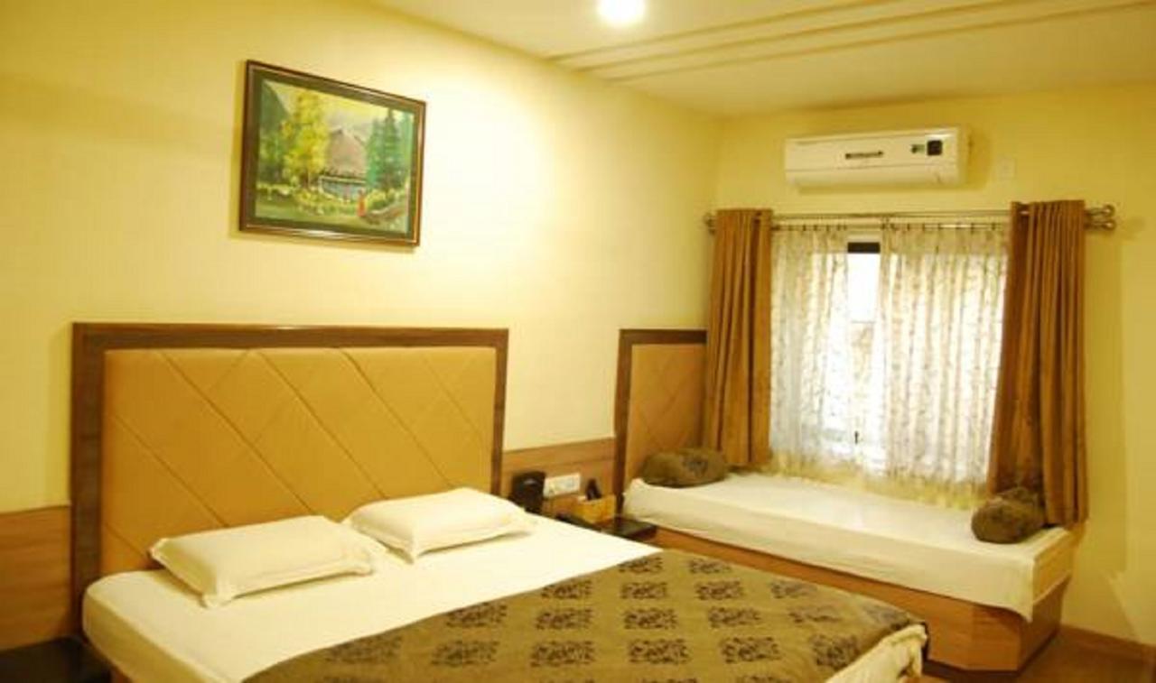 Hotel Savera Palace Mount Abu Esterno foto