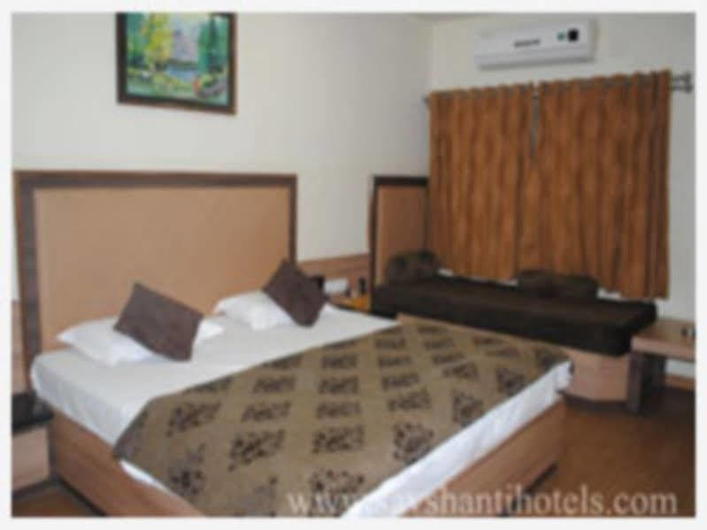 Hotel Savera Palace Mount Abu Esterno foto