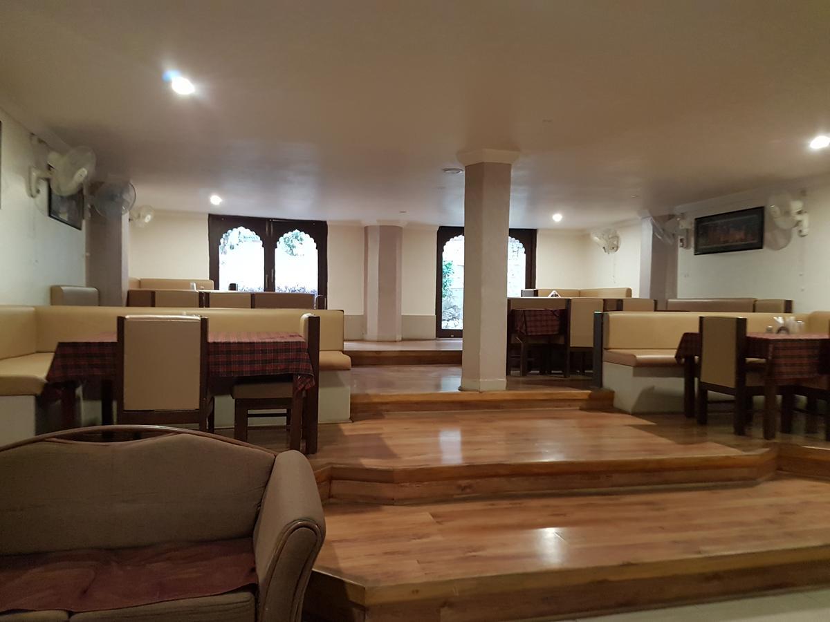 Hotel Savera Palace Mount Abu Esterno foto