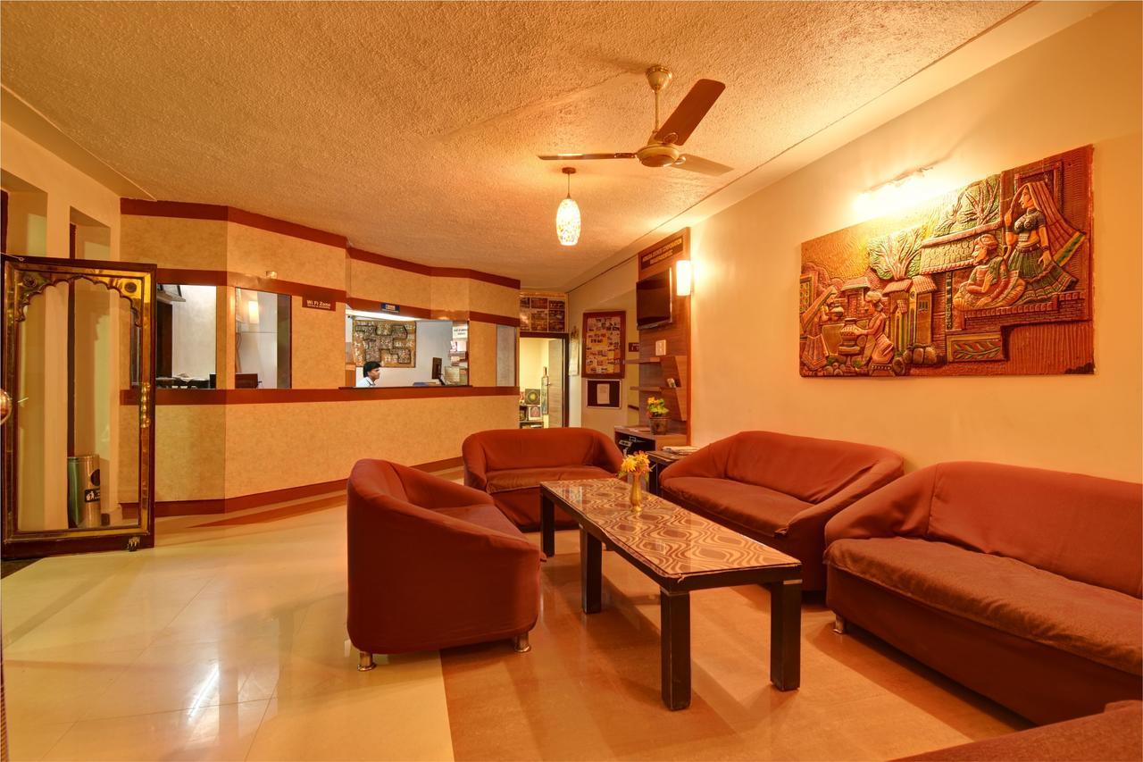 Hotel Savera Palace Mount Abu Esterno foto